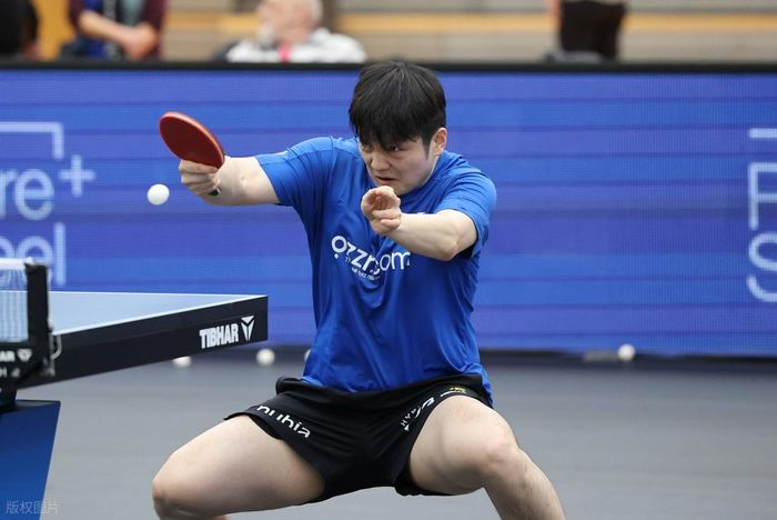 九游体育-《全民学乒乓横拍篇》第13.1集：反手加转弧圈球的技术特点|樊振东|拉加|拉球|下旋球|爱好者_新浪体育_新浪新闻